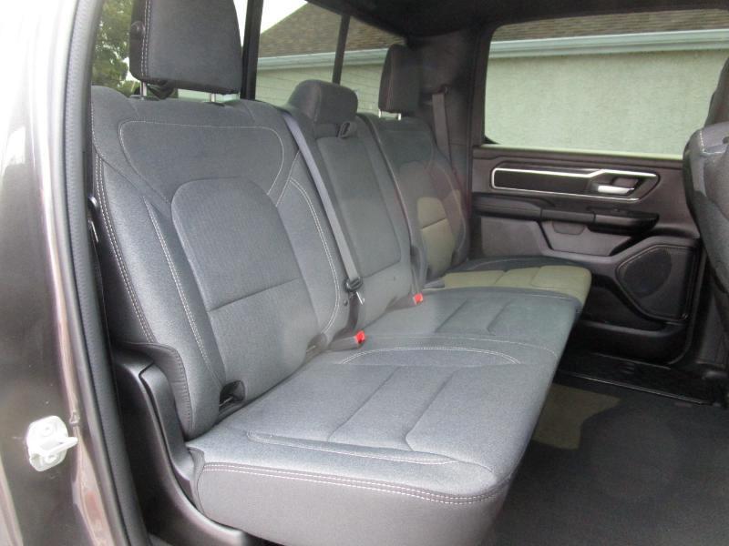 RAM 1500 Big Horn Crew Cab SWB 4WD 2023