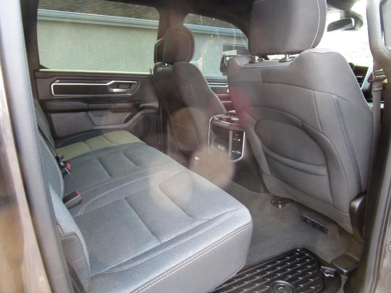 RAM 1500 Big Horn Crew Cab SWB 4WD 2023