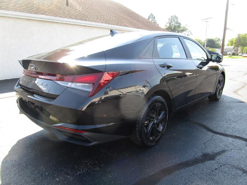 Hyundai Elantra SEL 2023