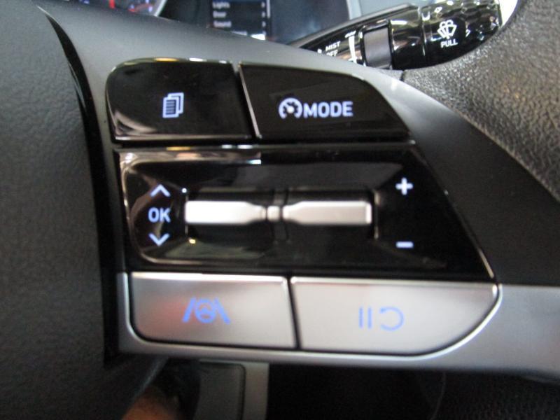 Hyundai Elantra SEL 2023
