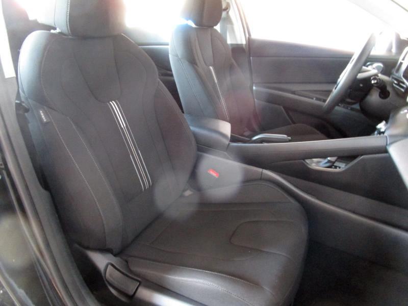 Hyundai Elantra SEL 2023