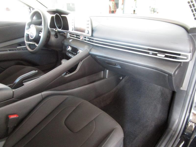 Hyundai Elantra SEL 2023
