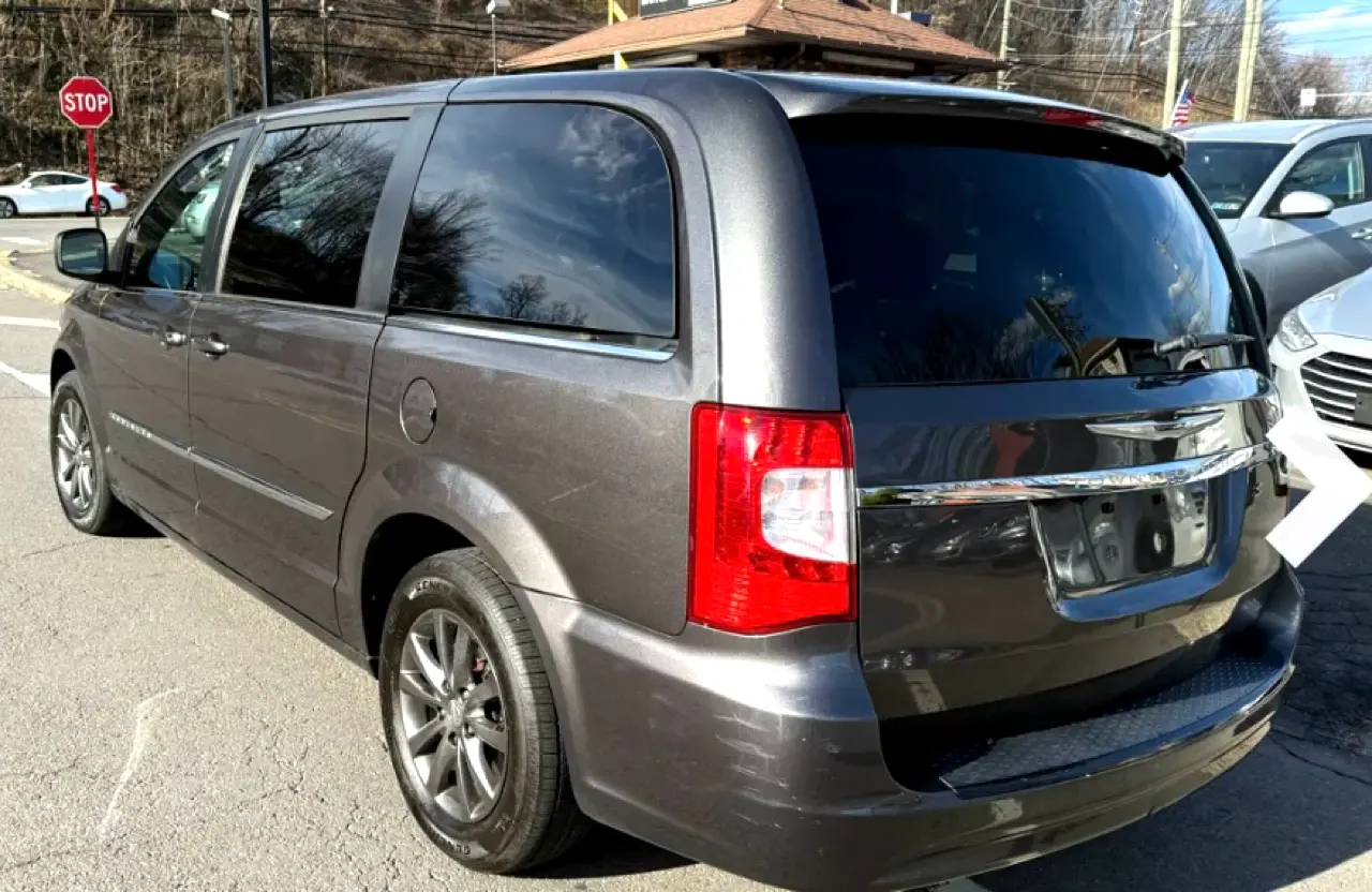 Chrysler Town & Country 4dr Wgn S 2015 Chrysler Town & Country 4dr Wgn S 2015