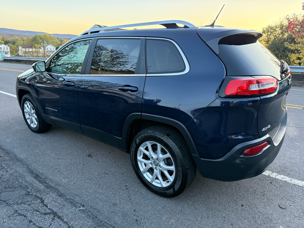 Jeep Cherokee 4WD 4dr Latitude 2014 Jeep Cherokee 4WD 4dr Latitude 2014