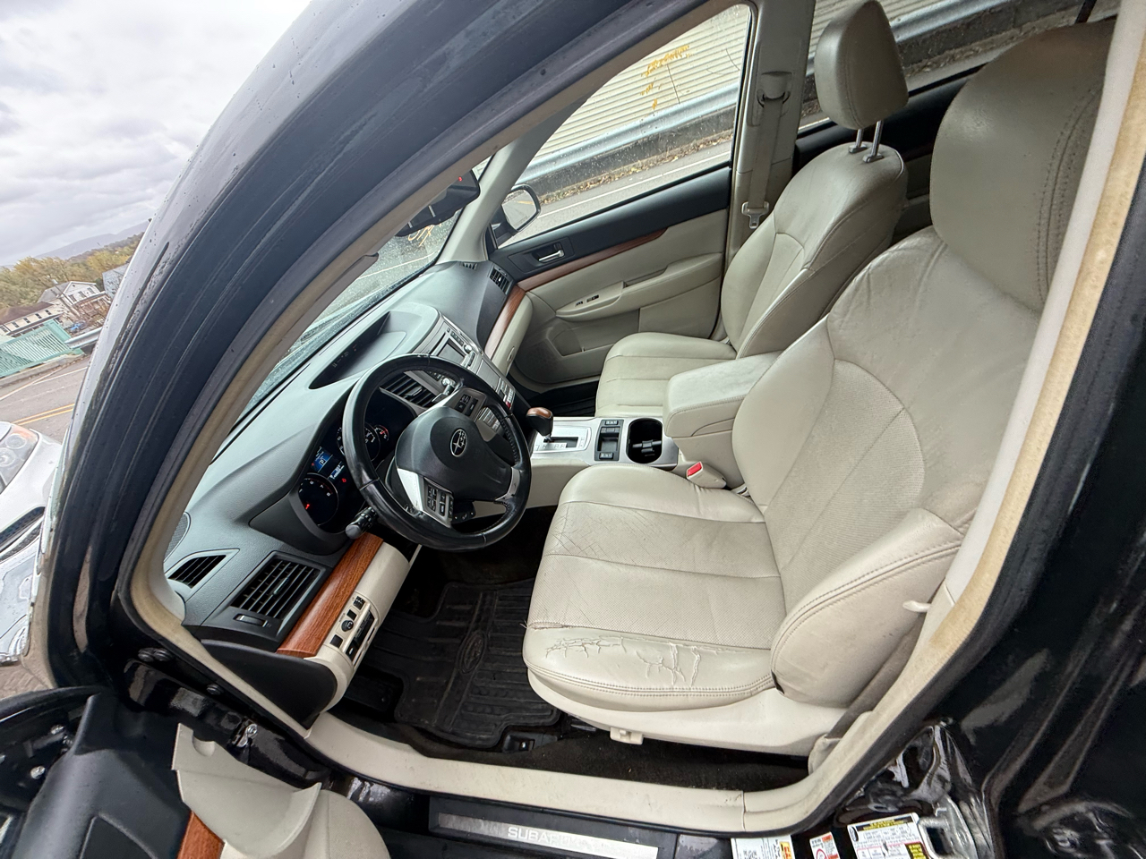 Subaru Outback 4dr Wgn H4 Auto 2.5i Limited 2014 Subaru Outback 4dr Wgn H4 Auto 2.5i Limited 2014