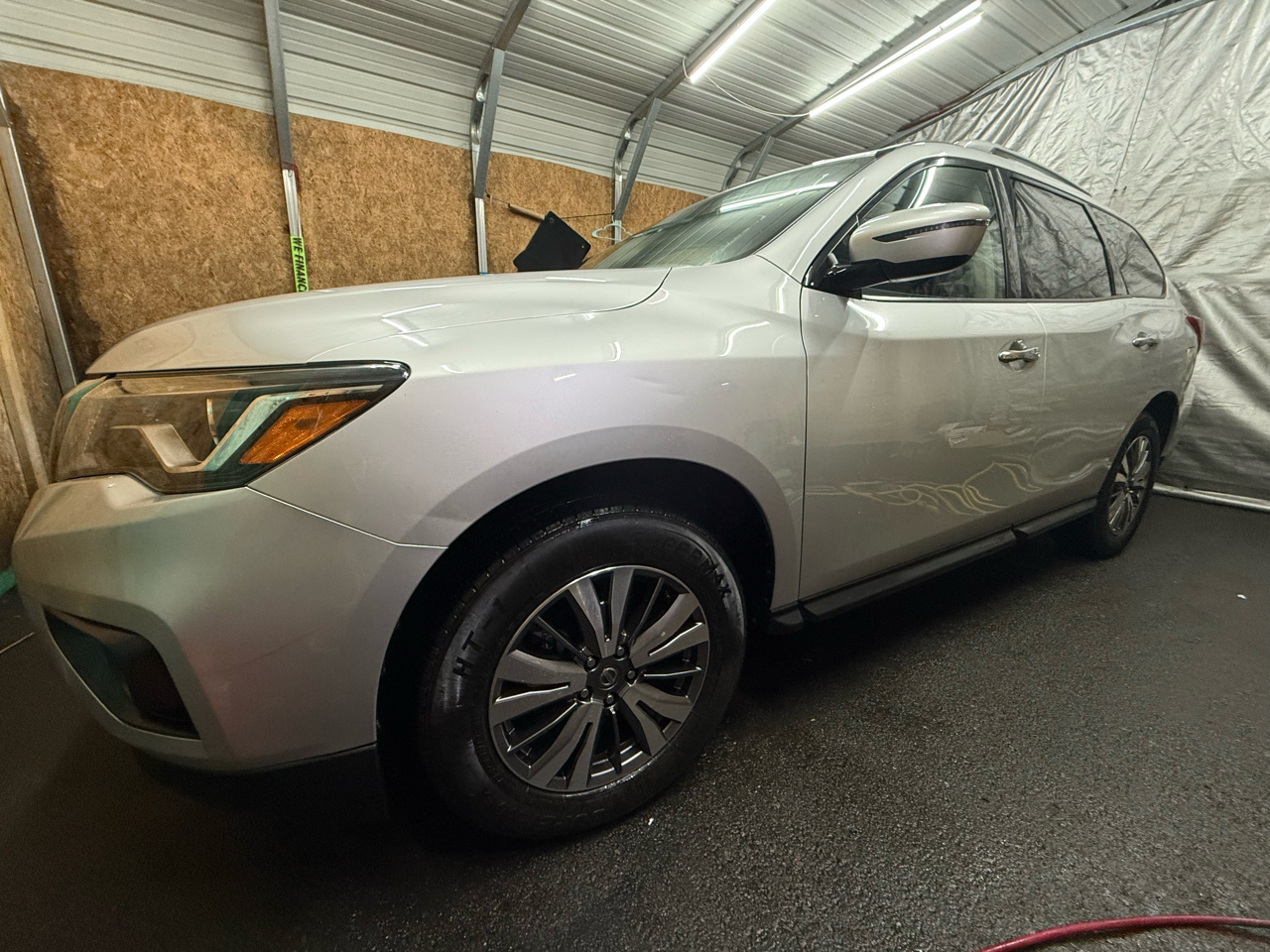 Nissan Pathfinder 4x4 SV 2019