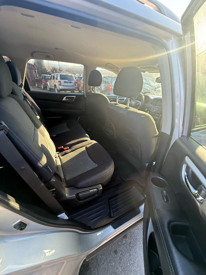 Nissan Pathfinder 4x4 SV 2019