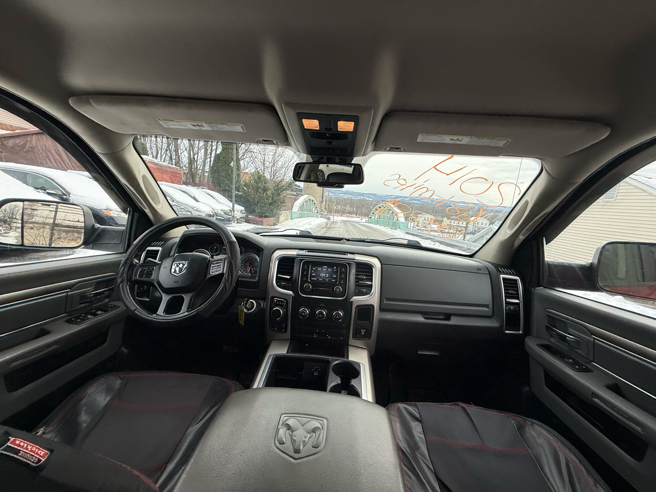 RAM 1500 4WD Crew Cab 140.5" Outdoorsman 2014