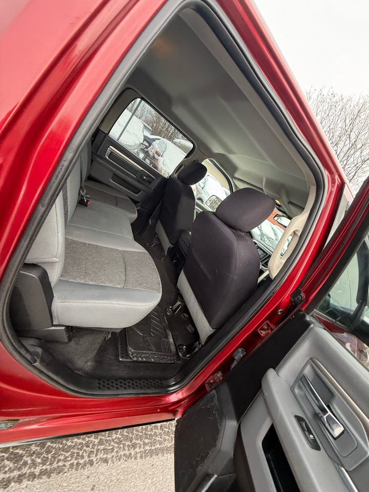 RAM 1500 4WD Crew Cab 140.5" Outdoorsman 2014