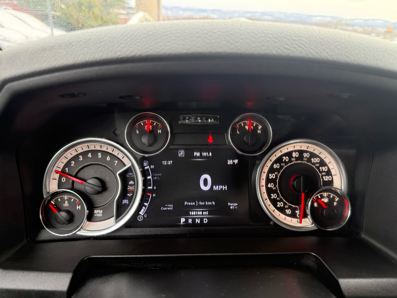 RAM 1500 4WD Crew Cab 140.5" Outdoorsman 2014