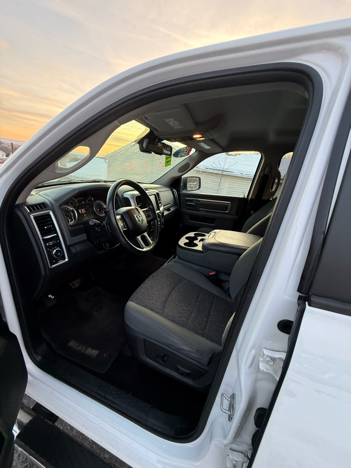 RAM 1500 4WD Crew Cab 140.5" Big Horn 2016