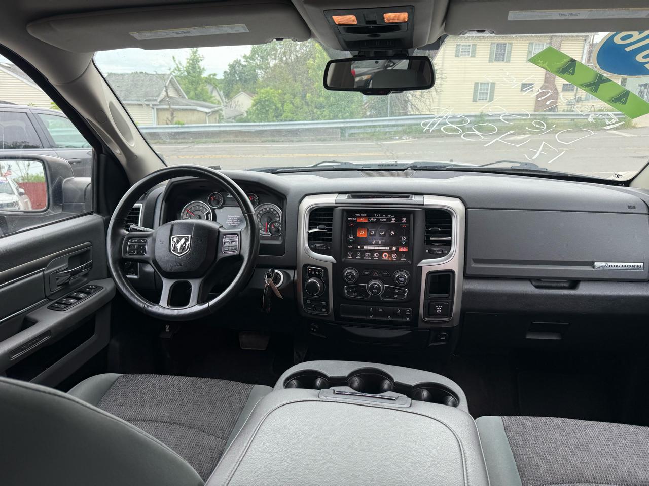 RAM 1500 4WD Crew Cab 140.5" Big Horn 2016