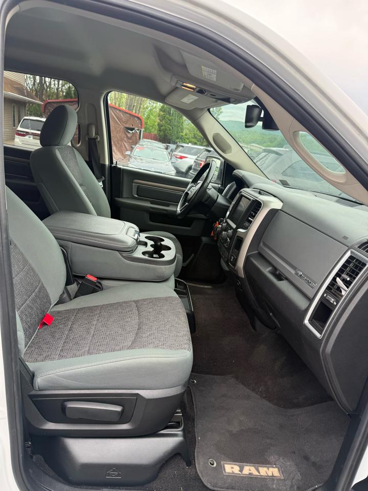 RAM 1500 4WD Crew Cab 140.5" Big Horn 2016