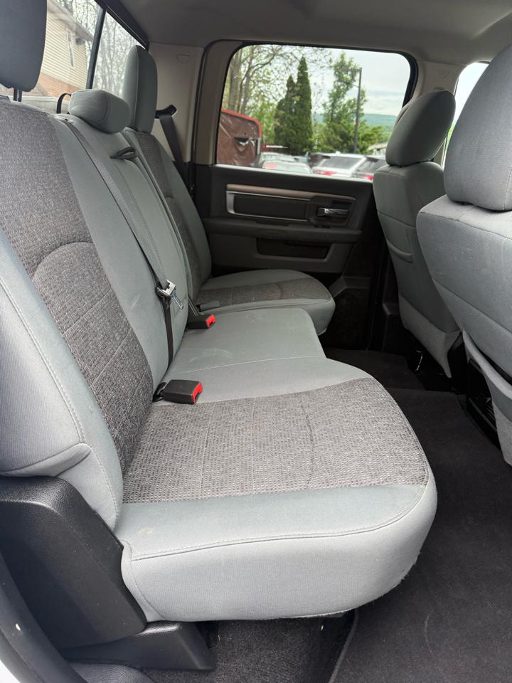 RAM 1500 4WD Crew Cab 140.5" Big Horn 2016