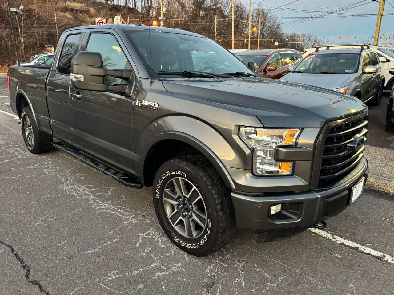 Ford F-150 4WD SuperCab 145" Lariat 2016