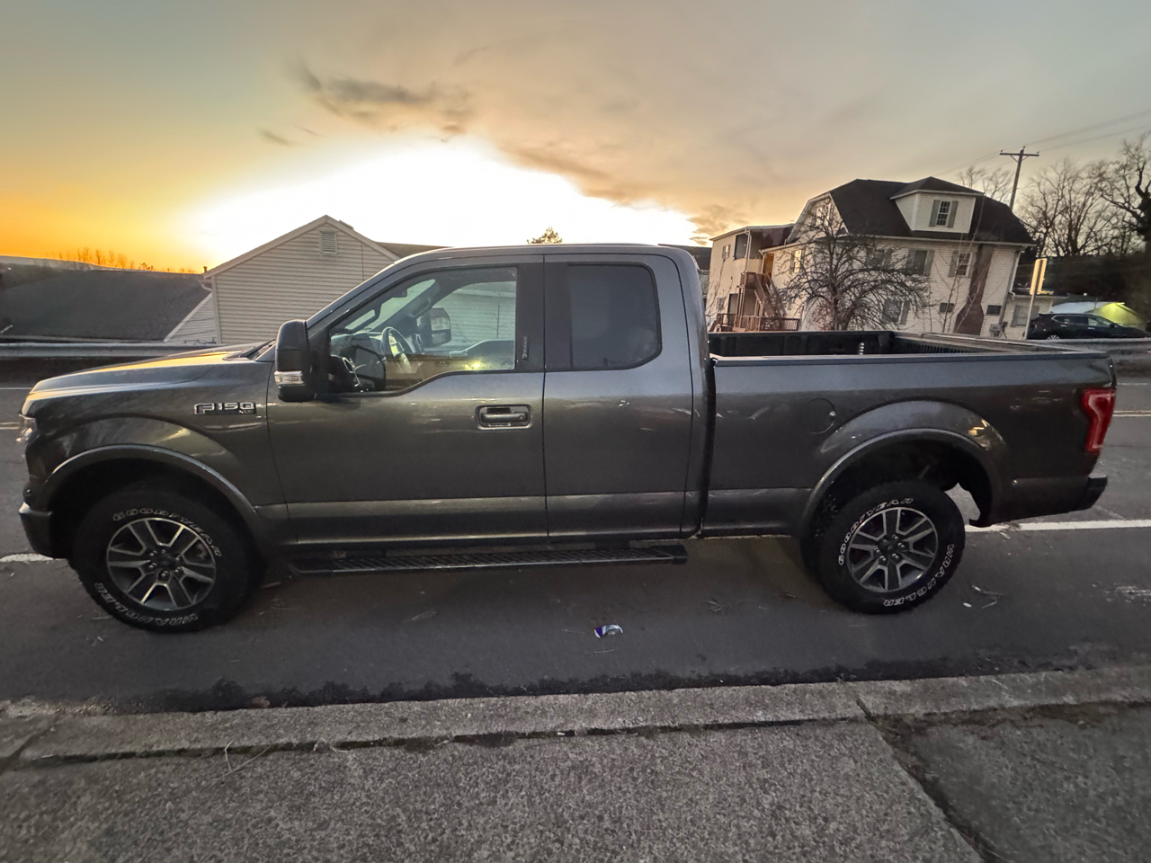 Ford F-150 4WD SuperCab 145" Lariat 2016