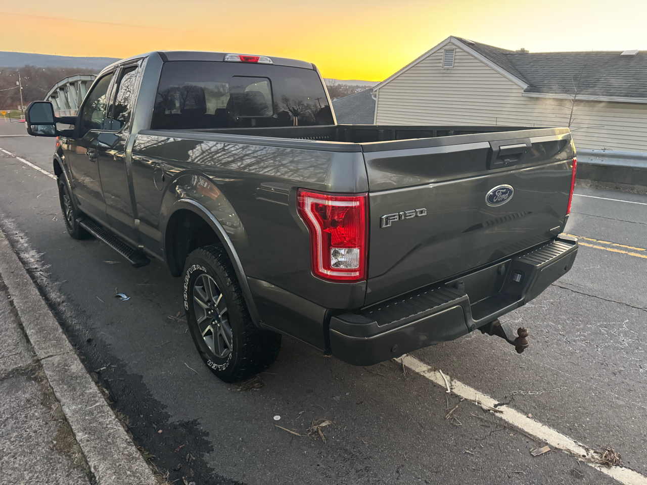 Ford F-150 4WD SuperCab 145" Lariat 2016