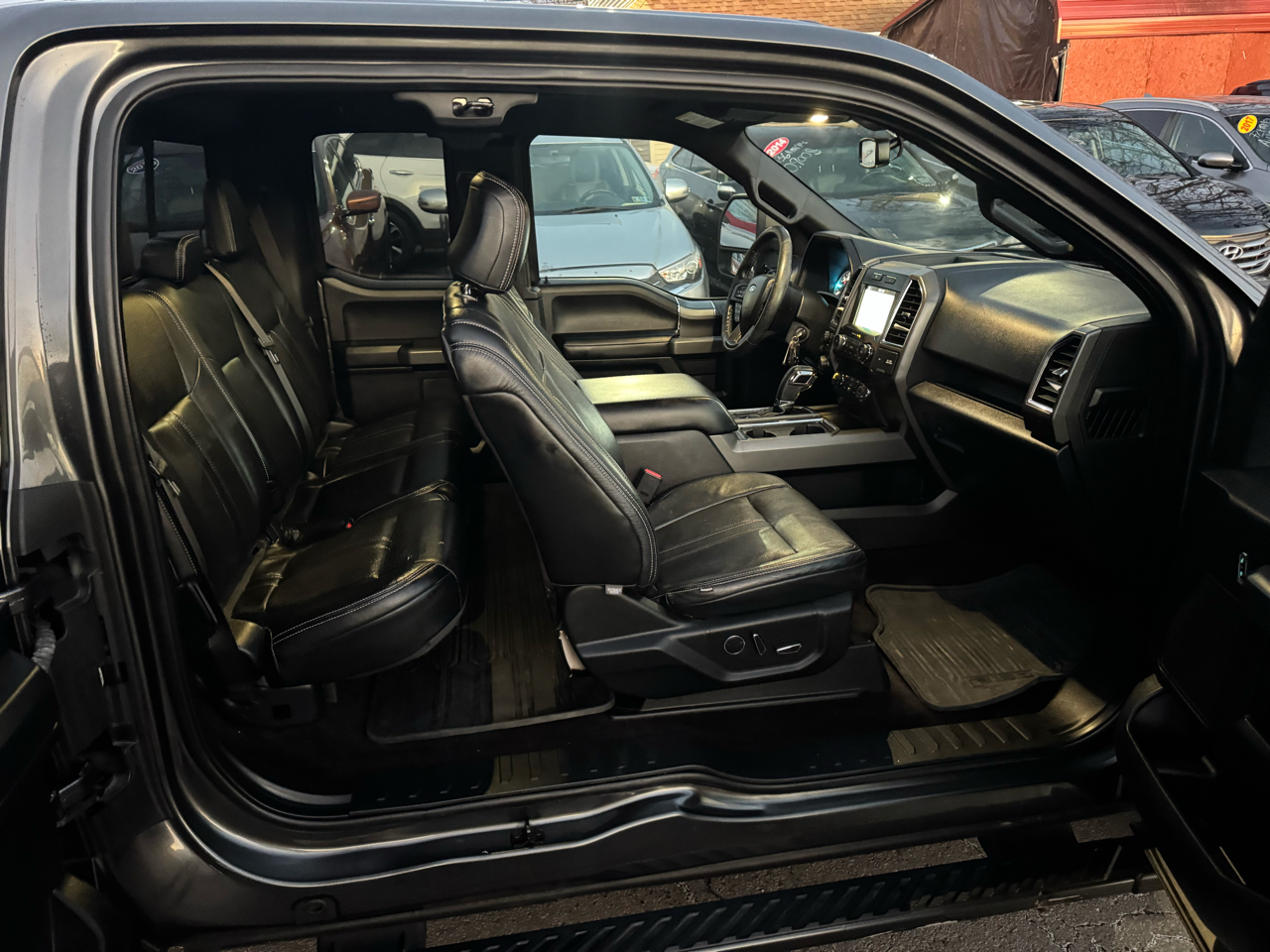 Ford F-150 4WD SuperCab 145" Lariat 2016