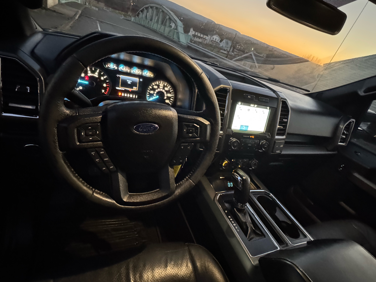 Ford F-150 4WD SuperCab 145" Lariat 2016