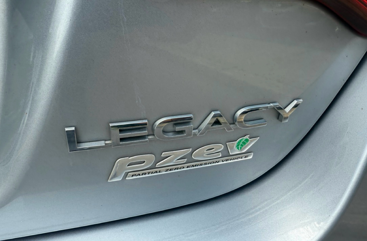 Subaru Legacy 4dr Sdn 2.5i Limited PZEV 2016