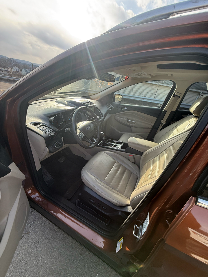 Ford Escape Titanium 4WD 2017