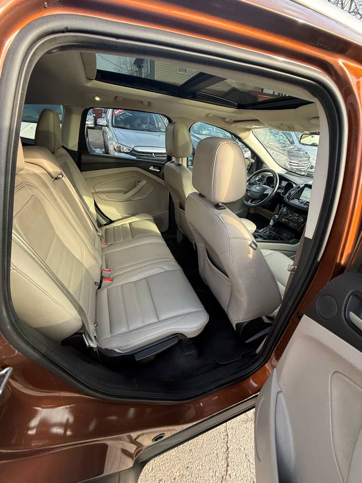 Ford Escape Titanium 4WD 2017