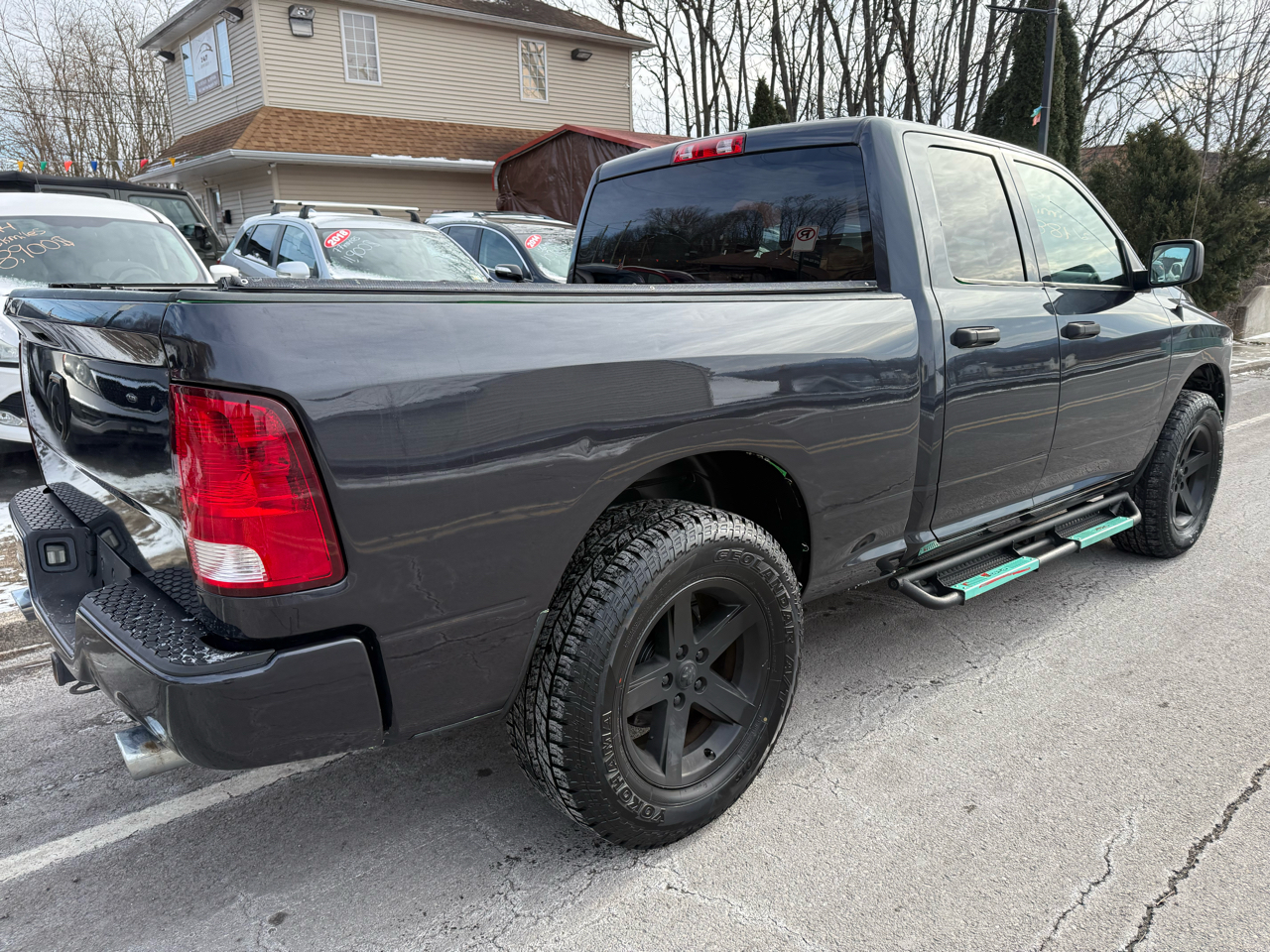 RAM 1500 4WD Quad Cab 140.5" Express 2016