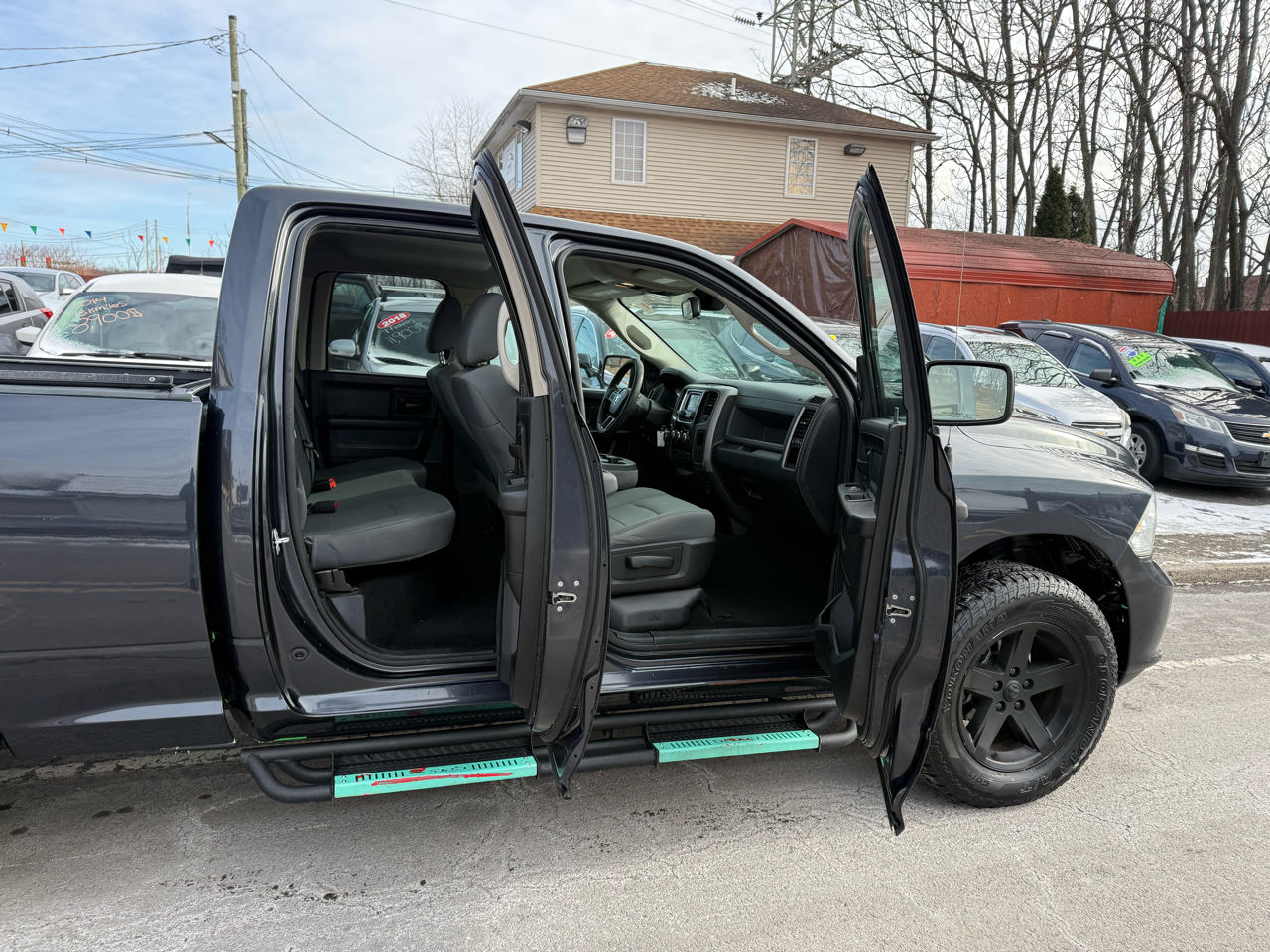 RAM 1500 4WD Quad Cab 140.5" Express 2016