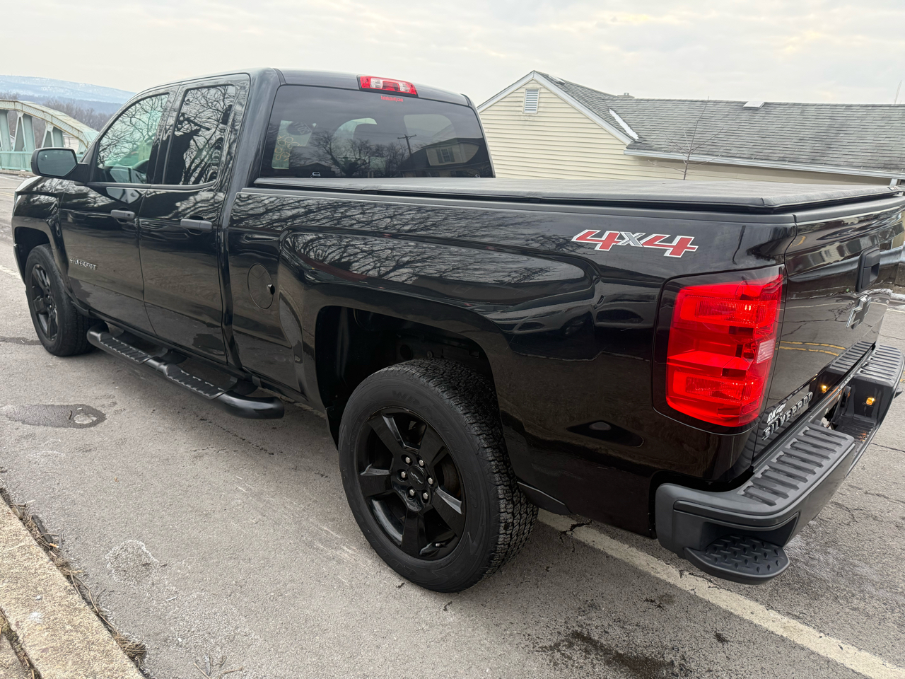 Chevrolet Silverado 1500 4WD Double Cab 143.5" Work Truck 2017
