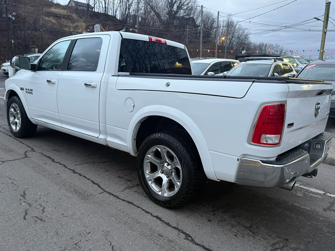 RAM 1500 4WD Crew Cab 149" Laramie 2014
