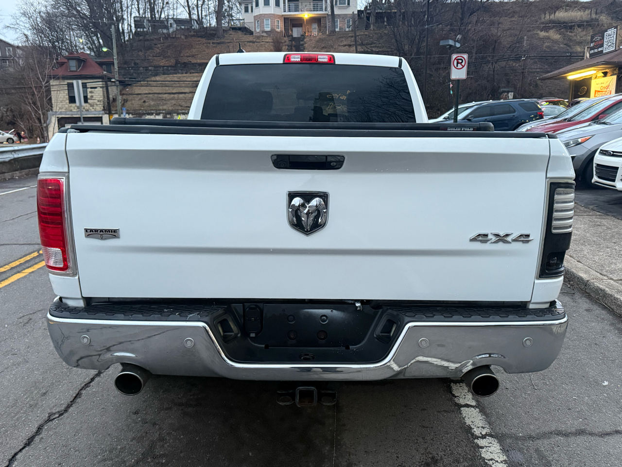 RAM 1500 4WD Crew Cab 149" Laramie 2014