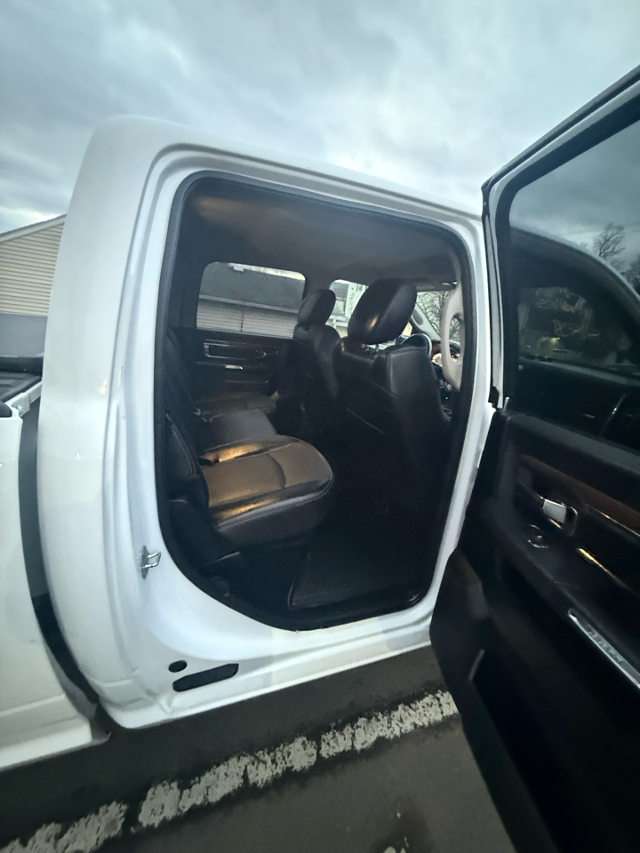 RAM 1500 4WD Crew Cab 149" Laramie 2014