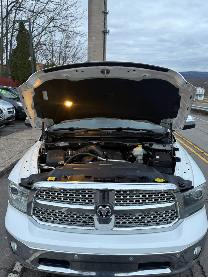 RAM 1500 4WD Crew Cab 149" Laramie 2014