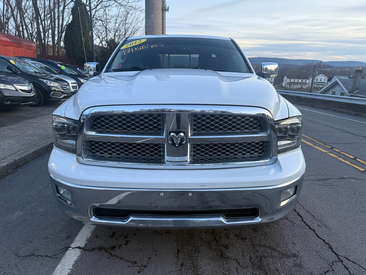 RAM 1500 4WD Quad Cab 140.5" Laramie 2012