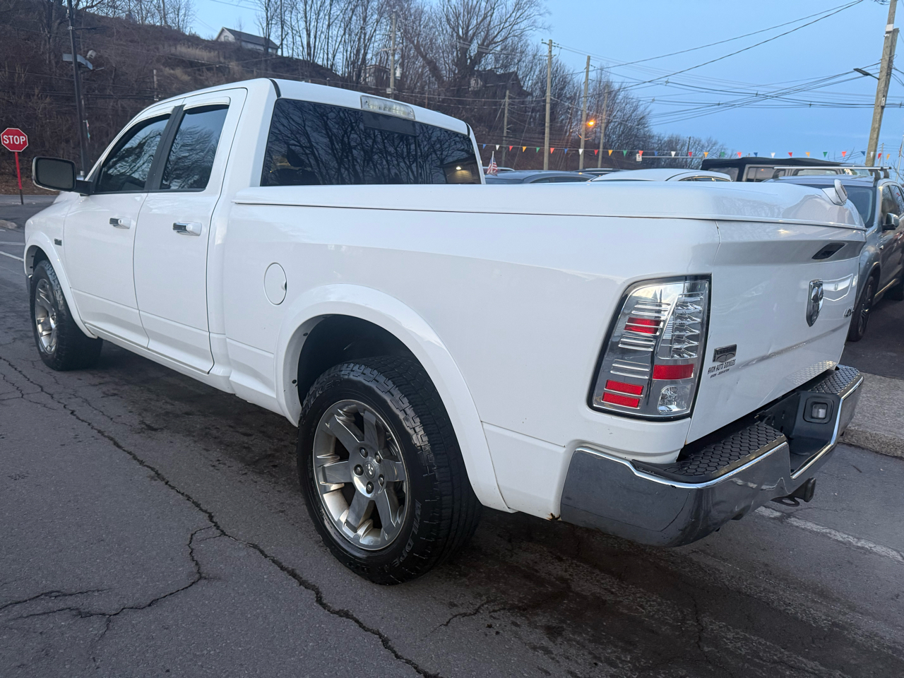 RAM 1500 4WD Quad Cab 140.5" Laramie 2012