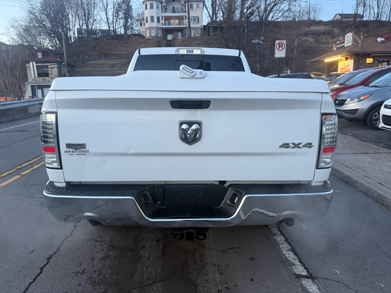 RAM 1500 4WD Quad Cab 140.5" Laramie 2012