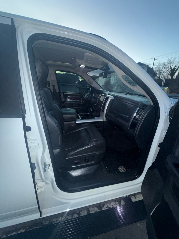 RAM 1500 4WD Quad Cab 140.5" Laramie 2012