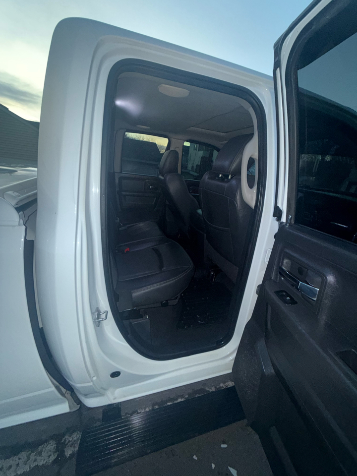 RAM 1500 4WD Quad Cab 140.5" Laramie 2012