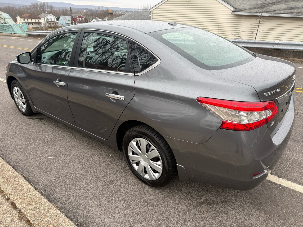 Nissan Sentra 4dr Sdn I4 CVT SV 2015