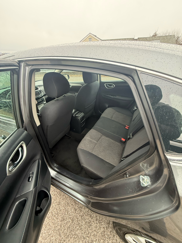 Nissan Sentra 4dr Sdn I4 CVT SV 2015