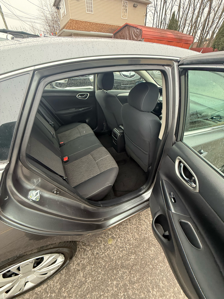 Nissan Sentra 4dr Sdn I4 CVT SV 2015