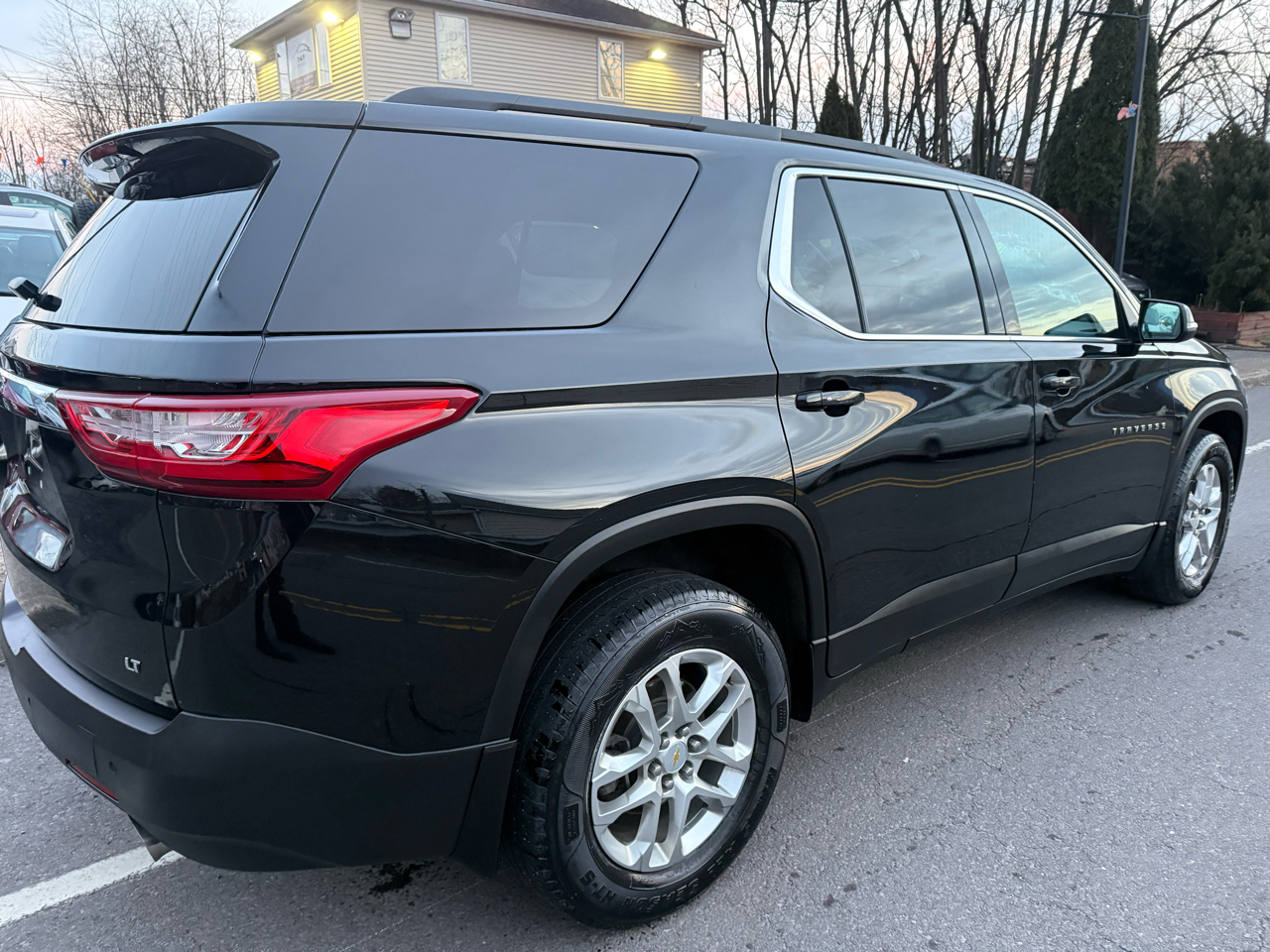 Chevrolet Traverse AWD 4dr LT Cloth w/1LT 2021