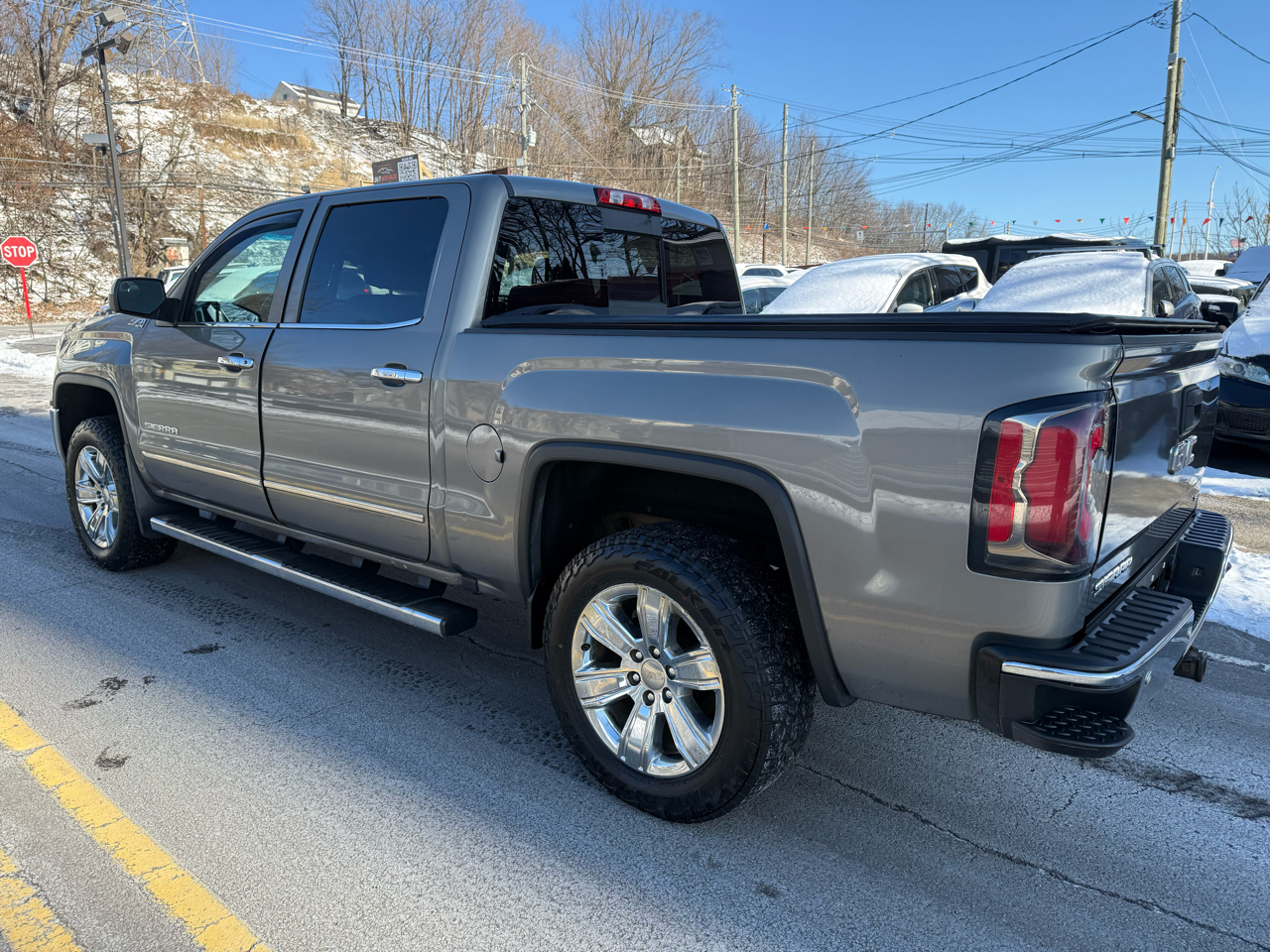 GMC Sierra 1500 4WD Crew Cab 143.5" SLT 2017