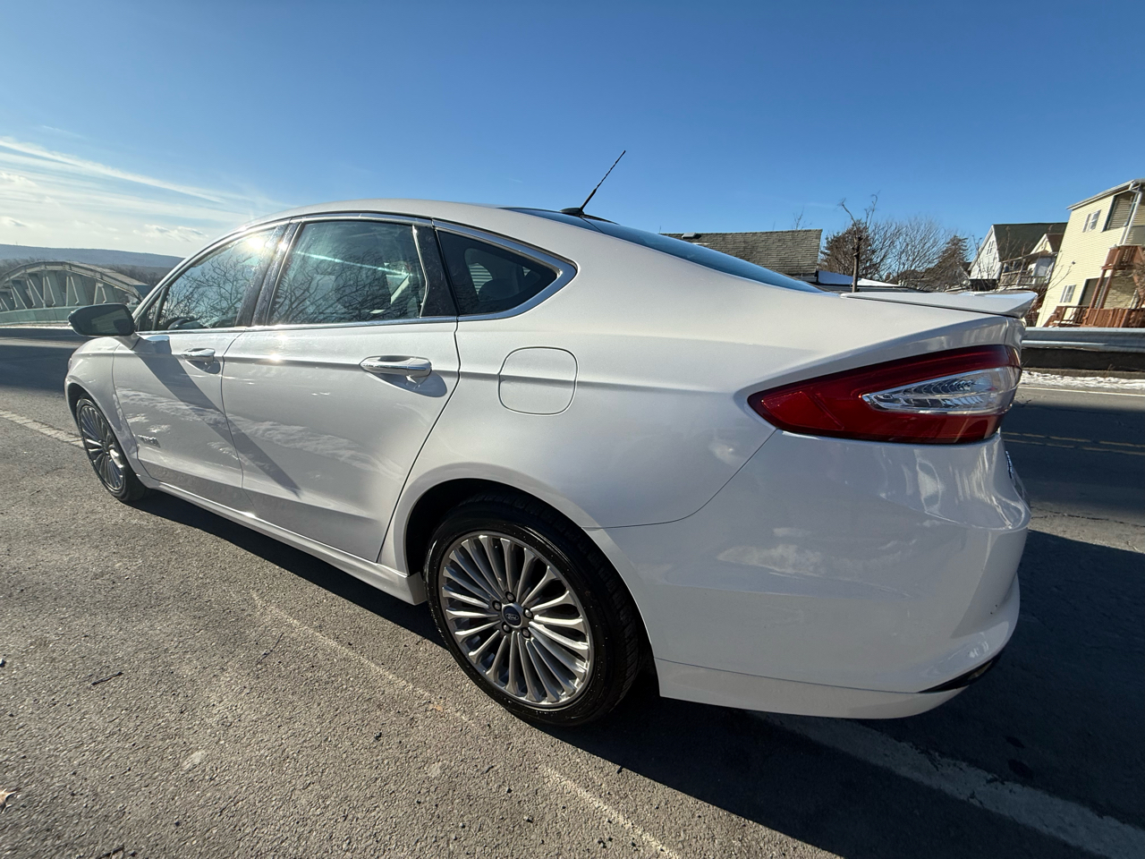 Ford Fusion 4dr Sdn Titanium Hybrid FWD 2013