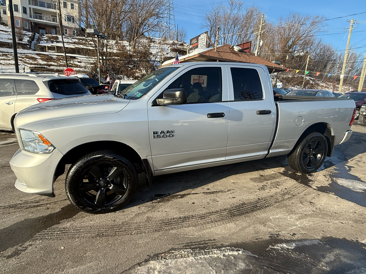 RAM 1500 Express 4x4 Quad Cab 6'4" Box 2017