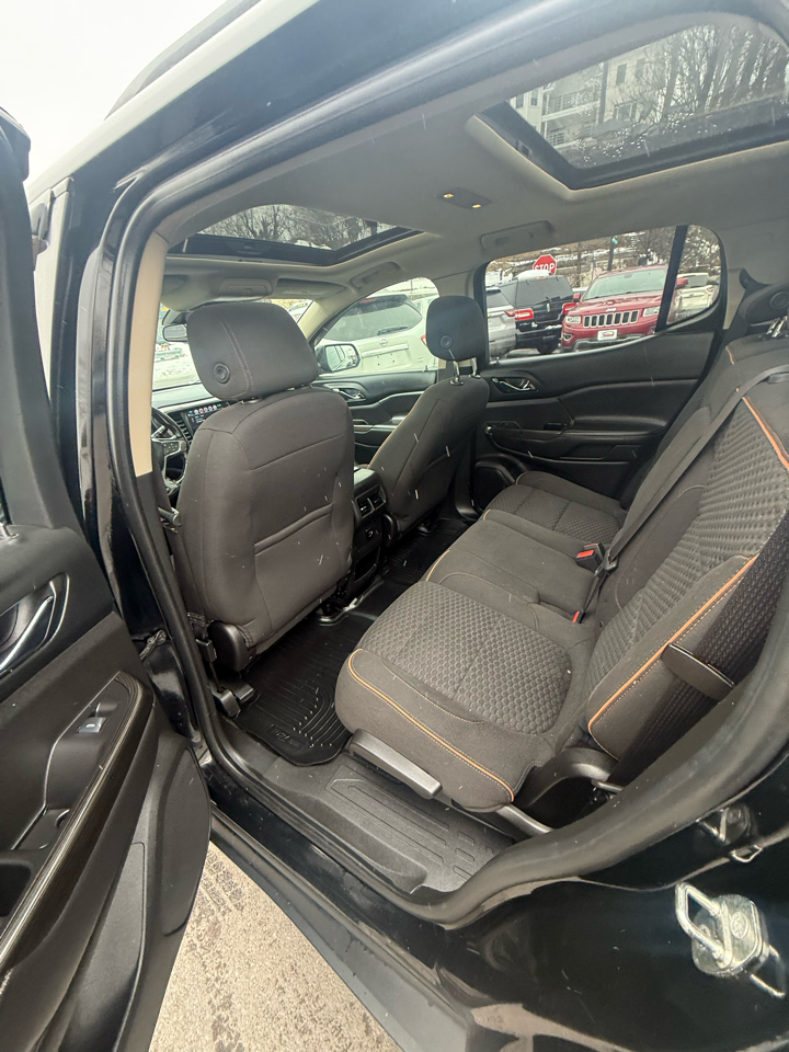 GMC Acadia AWD 4dr SLE w/SLE-2 2017