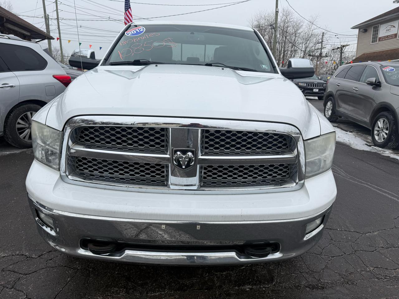 RAM 1500 4WD Crew Cab 140.5" Laramie 2012