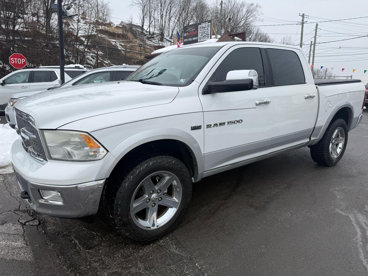 RAM 1500 4WD Crew Cab 140.5" Laramie 2012