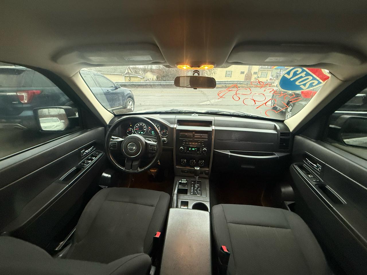 Jeep Liberty 4WD 4dr Sport 2012