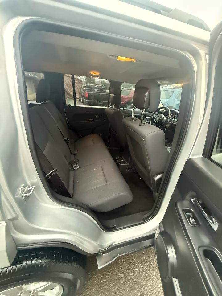 Jeep Liberty 4WD 4dr Sport 2012